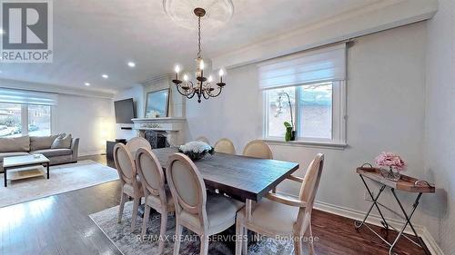 87 Penstock Court, Richmond Hill, ON - Indoor Photo Showing Dining Room
