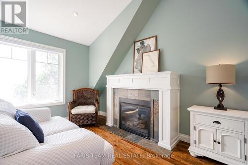 7 Pine Point, Oro-Medonte, ON - Indoor With Fireplace