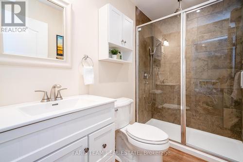 7 Pine Point, Oro-Medonte, ON - Indoor Photo Showing Bathroom
