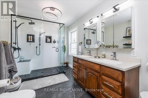 3789 Wood Avenue, Severn, ON - Indoor Photo Showing Bathroom