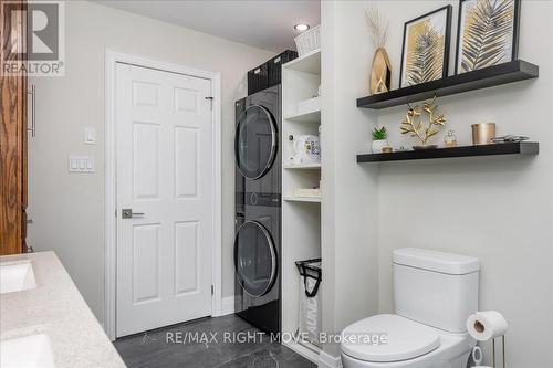 3789 Wood Avenue, Severn, ON - Indoor Photo Showing Laundry Room