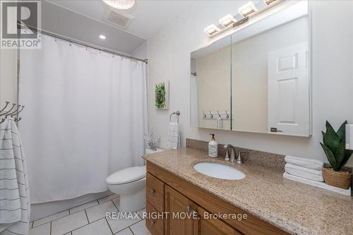 3789 Wood Avenue, Severn, ON - Indoor Photo Showing Bathroom