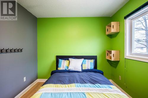 22 Carr Drive, Barrie, ON - Indoor Photo Showing Bedroom