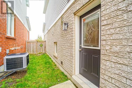 2084 Queensbury Drive, Oshawa, ON - Outdoor With Exterior
