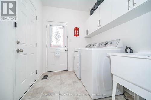 2084 Queensbury Drive, Oshawa, ON - Indoor Photo Showing Laundry Room