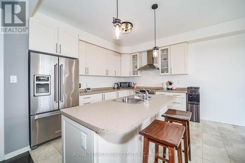 2084 Queensbury Drive, Oshawa, ON - Indoor Photo Showing Kitchen With Double Sink