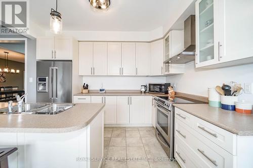 2084 Queensbury Drive, Oshawa, ON - Indoor Photo Showing Kitchen With Double Sink