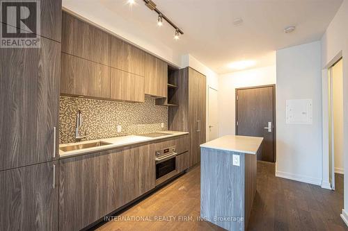 4212 - 1 Yorkville Avenue, Toronto, ON - Indoor Photo Showing Kitchen