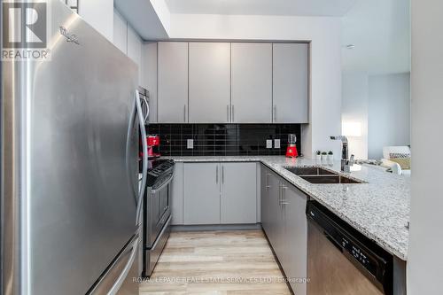 615 - 60 Berwick Avenue, Toronto, ON - Indoor Photo Showing Kitchen With Stainless Steel Kitchen With Double Sink With Upgraded Kitchen