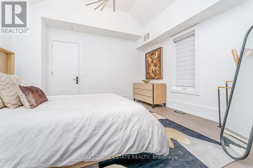 21 New Street, Toronto, ON - Indoor Photo Showing Bedroom