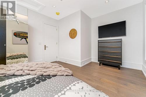 21 New Street, Toronto, ON - Indoor Photo Showing Bedroom