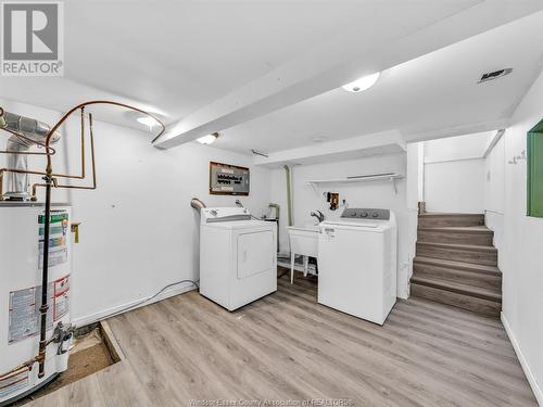 1595 Sprucewood, Lasalle, ON - Indoor Photo Showing Laundry Room