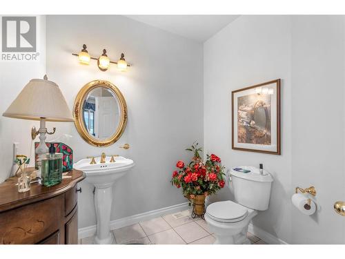2200 Dewdney Road, Kelowna, BC - Indoor Photo Showing Bathroom