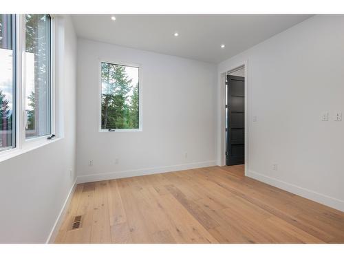 868 Antler Ridge Road, Windermere, BC - Indoor Photo Showing Other Room