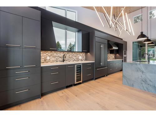 868 Antler Ridge Road, Windermere, BC - Indoor Photo Showing Kitchen With Upgraded Kitchen