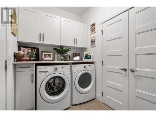 1640 Winter Lane, Kelowna, BC - Indoor Photo Showing Laundry Room
