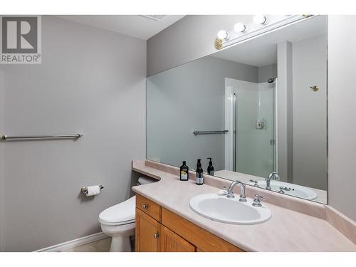 2388 Baron Road Unit# 209, Kelowna, BC - Indoor Photo Showing Bathroom