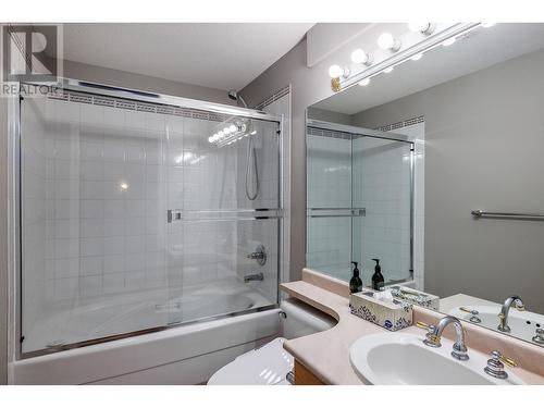 2388 Baron Road Unit# 209, Kelowna, BC - Indoor Photo Showing Bathroom