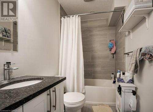 374 Louisa Street, Kitchener, ON - Indoor Photo Showing Bathroom
