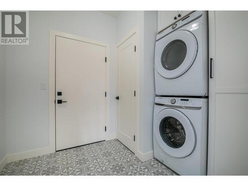 601 Nighthawk Avenue, Vernon, BC - Indoor Photo Showing Laundry Room