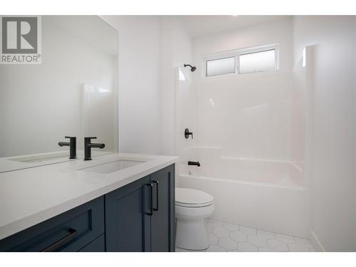 601 Nighthawk Avenue, Vernon, BC - Indoor Photo Showing Bathroom