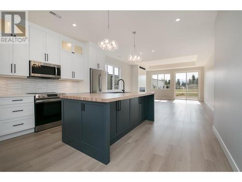 601 Nighthawk Avenue, Vernon, BC - Indoor Photo Showing Kitchen With Upgraded Kitchen