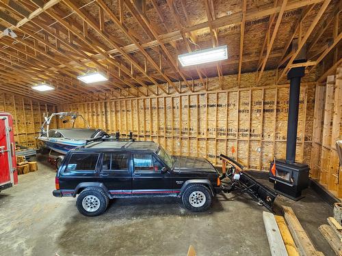 5769 Highway 95, Edgewater, BC - Indoor Photo Showing Garage