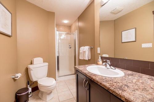 310 - 1500 Mcdonald Avenue, Fernie, BC - Indoor Photo Showing Bathroom
