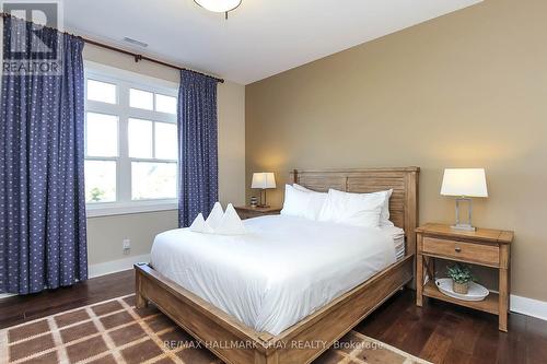 241 - 130 Fairway Court, Blue Mountains, ON - Indoor Photo Showing Bedroom