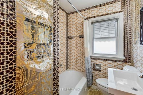 215 Highbury Avenue N, London, ON - Indoor Photo Showing Bathroom