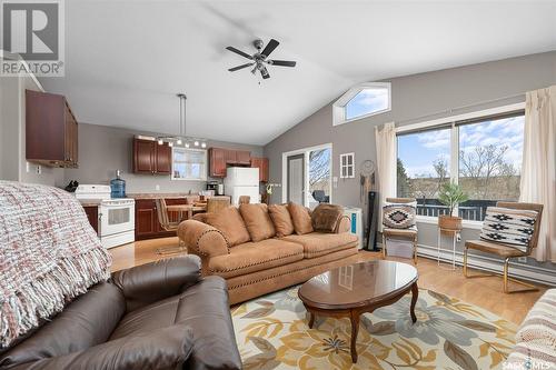 509 Tatanka Drive, Buffalo Pound Lake, SK - Indoor Photo Showing Living Room