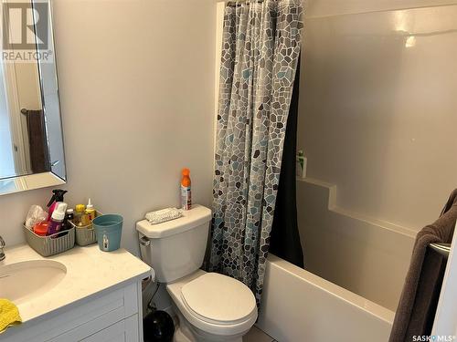 519 Marlatte Lane, Saskatoon, SK - Indoor Photo Showing Bathroom