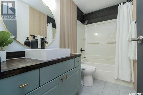 375 Delaronde Road, Saskatoon, SK - Indoor Photo Showing Bathroom
