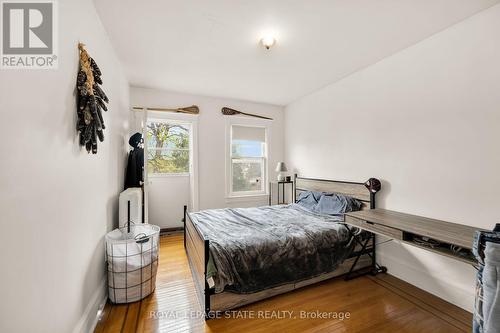 91 Delaware Avenue, Hamilton, ON - Indoor Photo Showing Bedroom
