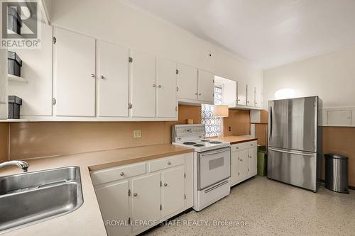 91 Delaware Avenue, Hamilton, ON - Indoor Photo Showing Kitchen With Double Sink
