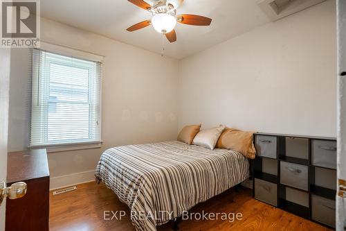 15 Ball Avenue E, St. Catharines, ON - Indoor Photo Showing Bedroom
