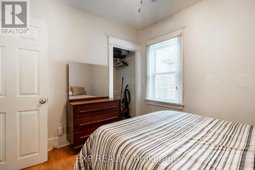15 Ball Avenue E, St. Catharines, ON - Indoor Photo Showing Bedroom