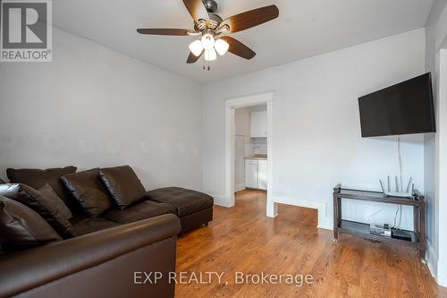 15 Ball Avenue E, St. Catharines, ON - Indoor Photo Showing Other Room