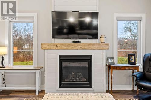 11346 Fowler Road, Wainfleet, ON - Indoor Photo Showing Living Room With Fireplace