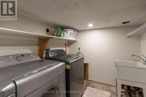 8 Omemee Street, Central Elgin, ON - Indoor Photo Showing Laundry Room