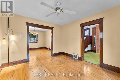 4565 Fourth Avenue, Niagara Falls, ON - Indoor Photo Showing Other Room