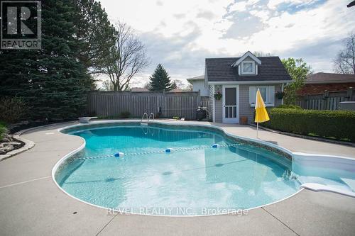 15 Pinto Court, Brantford, ON - Outdoor With In Ground Pool With Backyard
