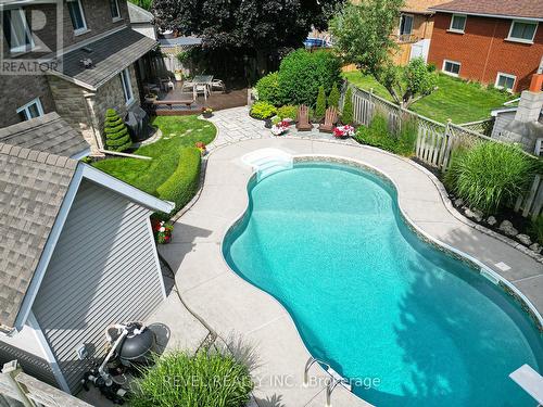 15 Pinto Court, Brantford, ON - Outdoor With In Ground Pool