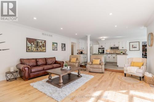 40 Forster Drive, Guelph, ON - Indoor Photo Showing Living Room