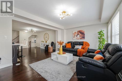 84 - 1000 Asleton Boulevard, Milton, ON - Indoor Photo Showing Living Room