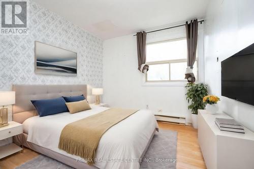 5 Jennifer Square, Brampton, ON - Indoor Photo Showing Bedroom