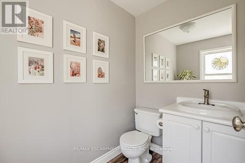 2344 Woodward Avenue, Burlington, ON - Indoor Photo Showing Bathroom