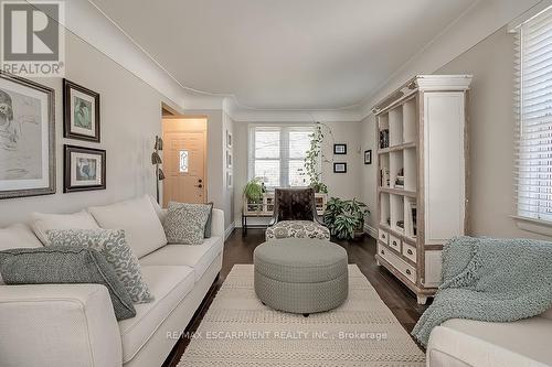 2344 Woodward Avenue, Burlington, ON - Indoor Photo Showing Living Room