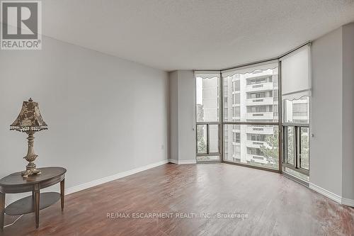 605 - 1225 North Shore Boulevard E, Burlington, ON - Indoor Photo Showing Other Room