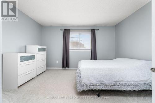 1290 Woodhill Court, Mississauga, ON - Indoor Photo Showing Bedroom